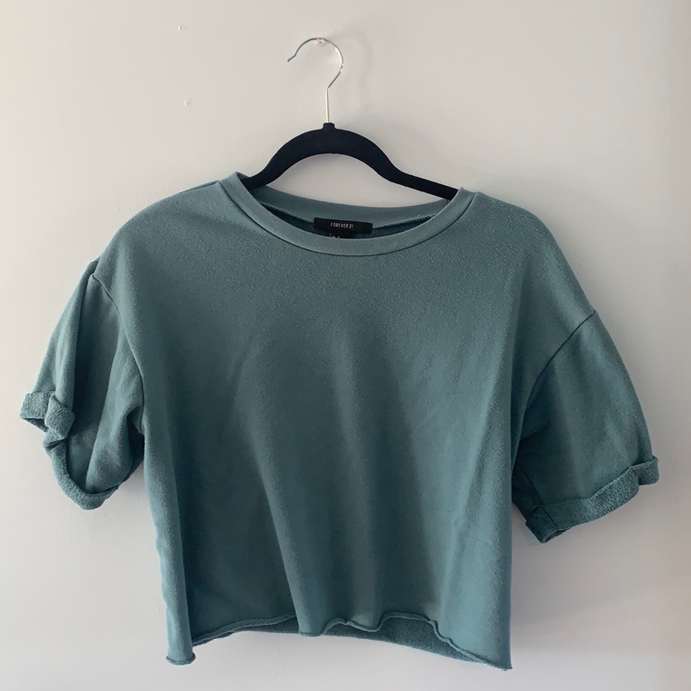 Forever 21 sweatshirt crop tee